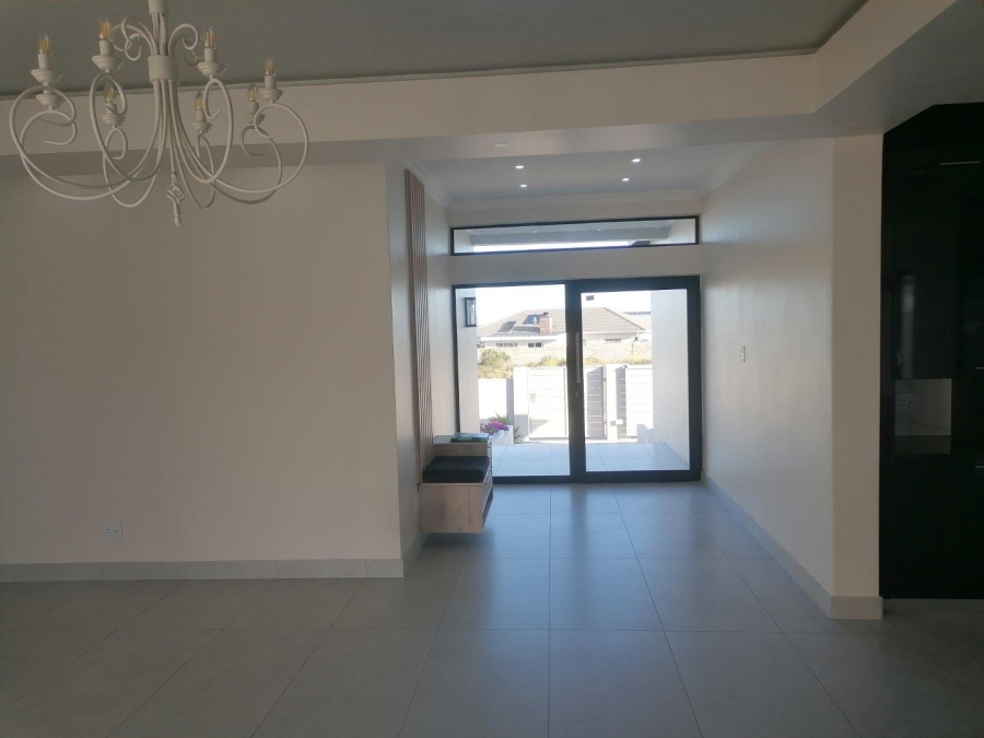 4 Bedroom Property for Sale in Fountains Estate Eastern Cape